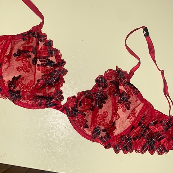 NWT Victoria Secret unlined bra size 32DDD - Picture 1 of 4